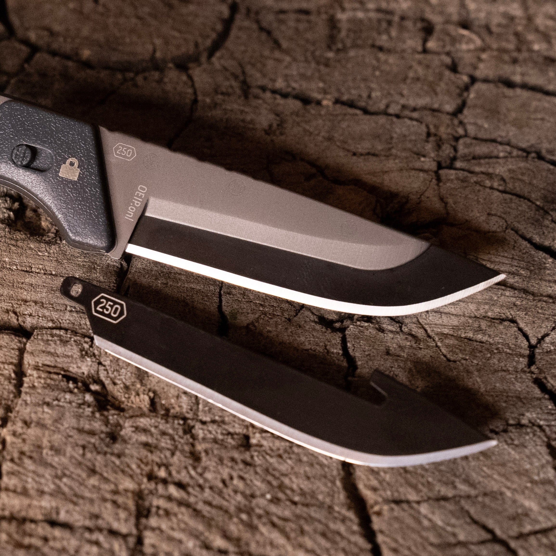 The 2.5-inch Razor-APX knife shown from another angle, highlighting its slim profile