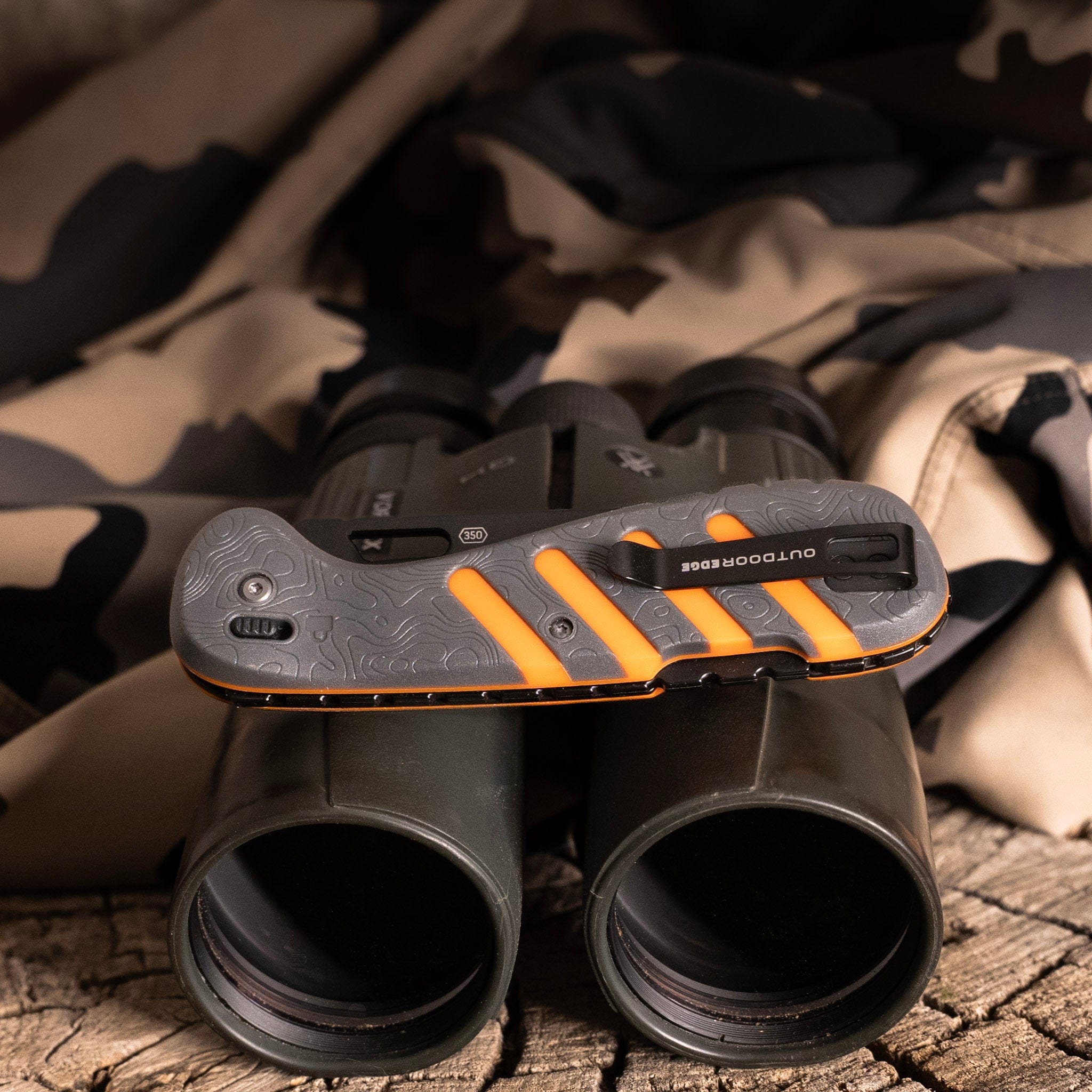 The 3.5-inch Razor-HTX folding knife being opened.