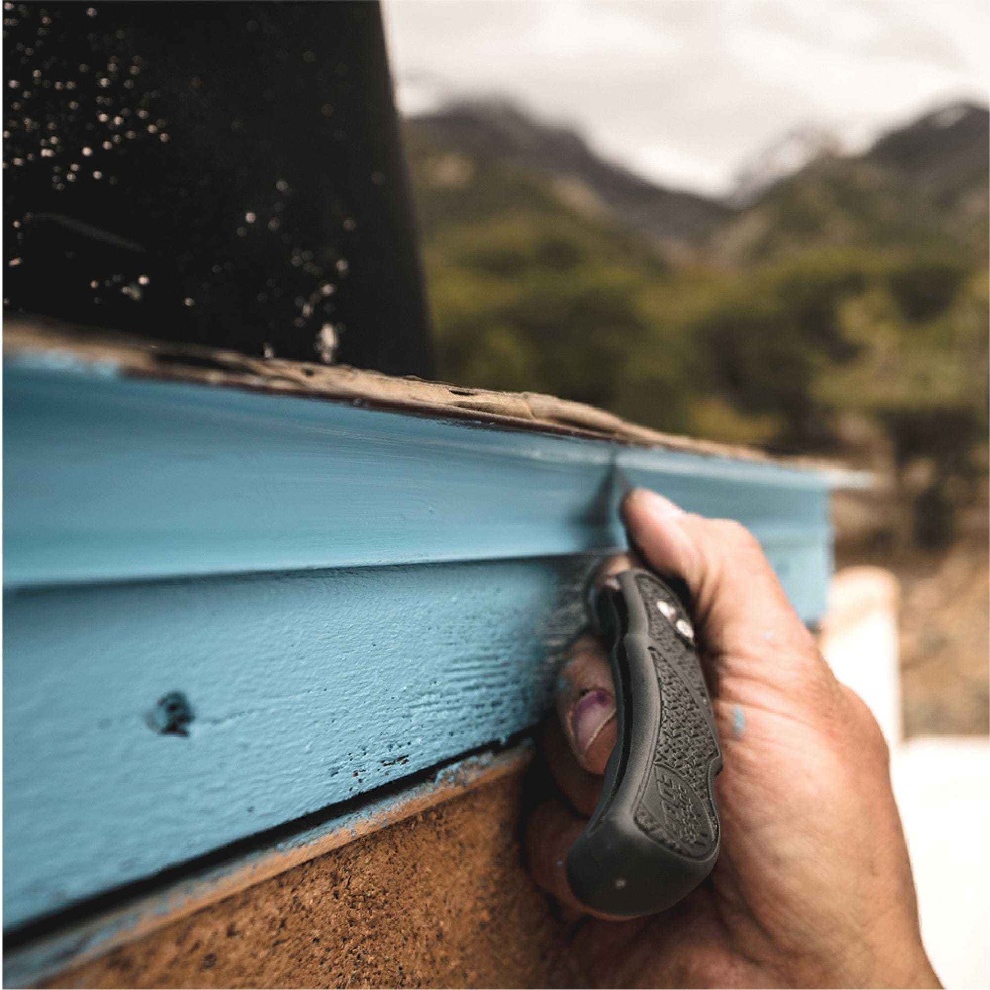 Outdoor Edge RazorWork 3.0" utility knife cutting